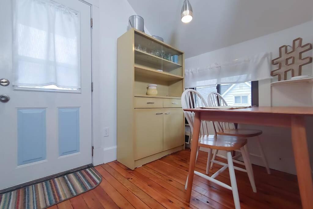 Apartment Historic W/deck, King Bed & Air By Michigan *