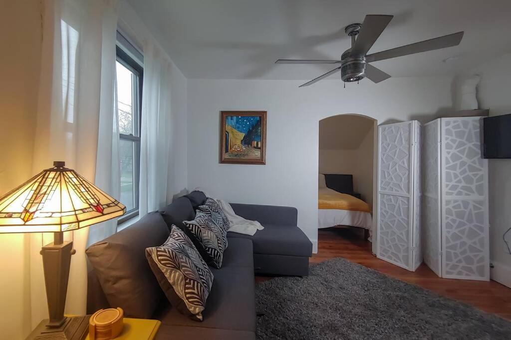 Apartment Historic W/deck, King Bed & Air By Michigan *